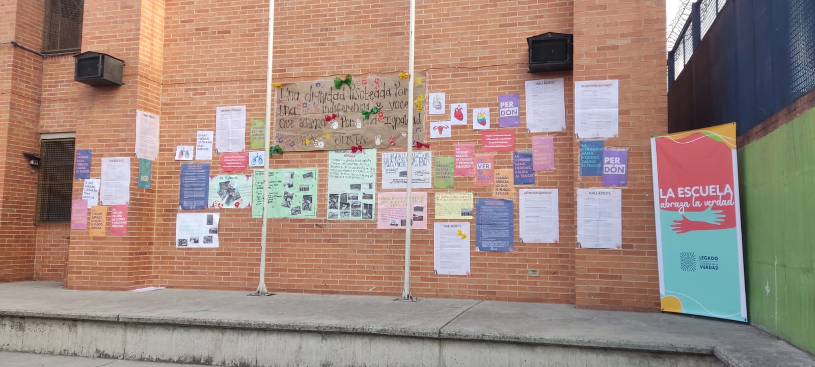 Colegio Rafael Uribe Uribe IED abraza la verdad, Ciudad Bolívar, Bogotá.