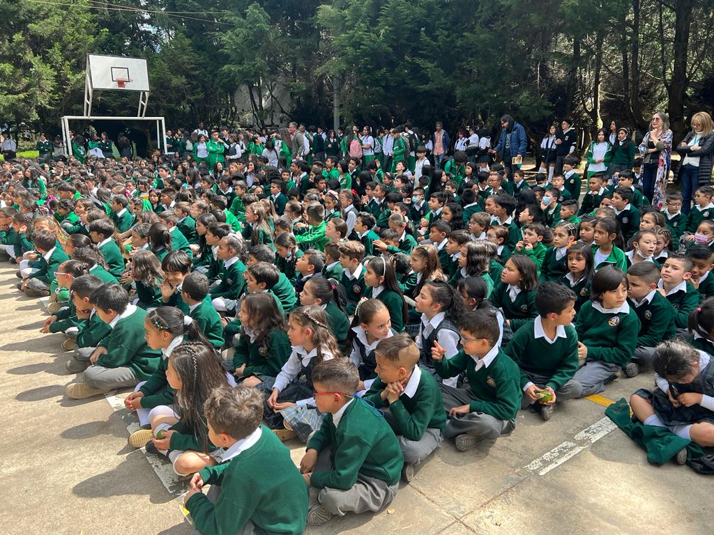 🌞El día 12 de mayo celebramos el día de nuestro 💚colegio: aprendimos 👨🏼‍🎓👩‍🎓 y nos divertimos 🥳🥳como siempre