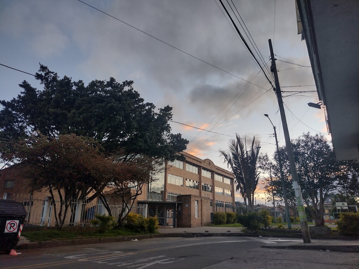 UNA MIRADA A NUESTRA INSITUCIÓN