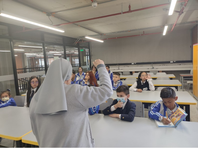 Motivación de la Rectora del Colegio, Sor Fanny Ardila.