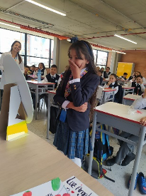 Estudiante de Grado Quinto en participación con la Actividad