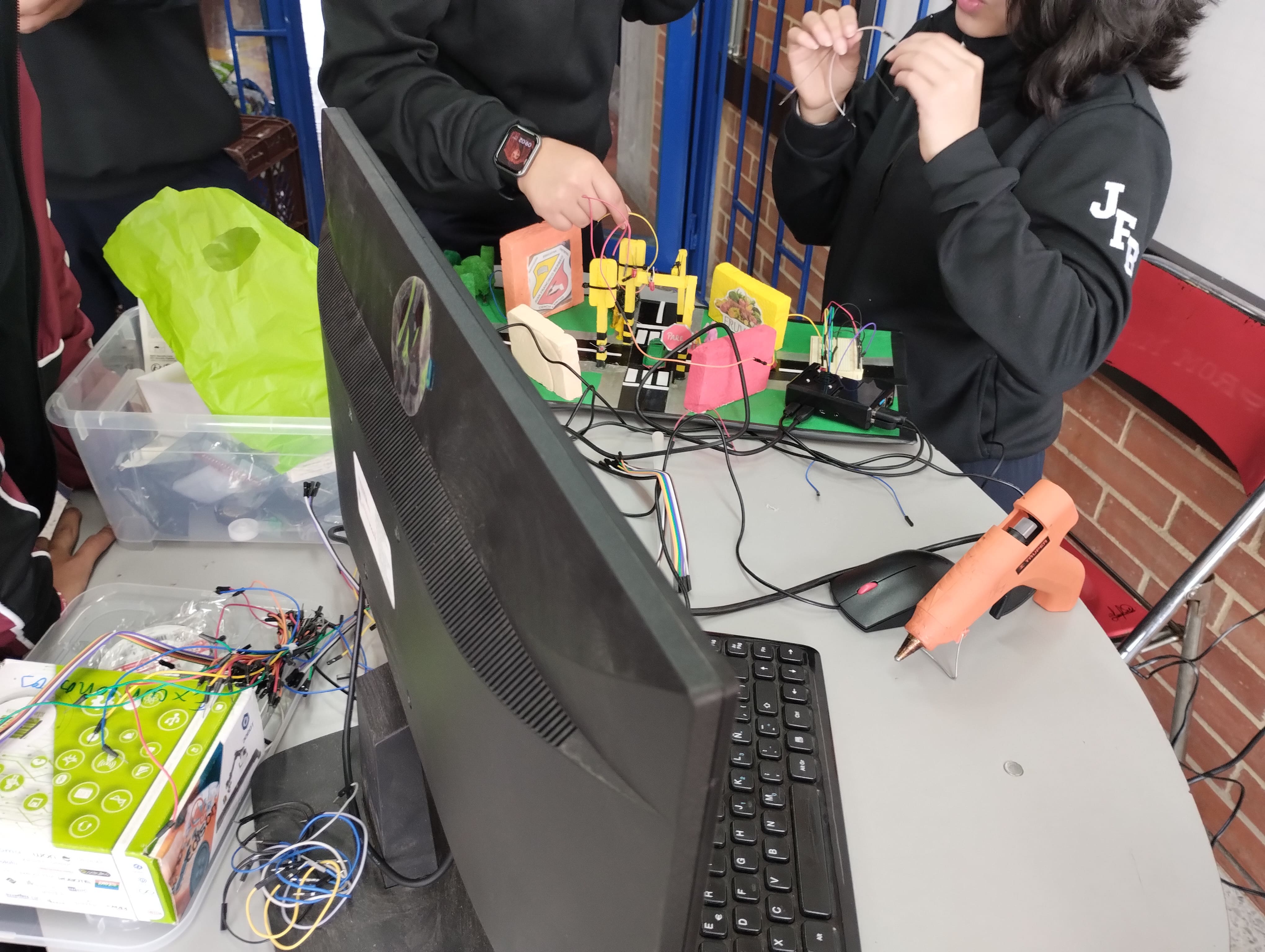 Equipo STEAM Colegio Juan Francisco Berbeo