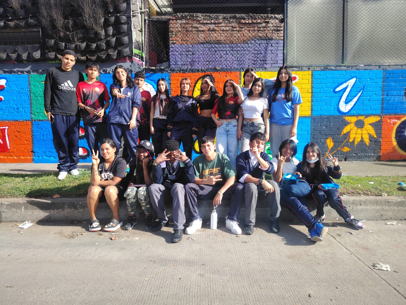 Estudiantes muralistas