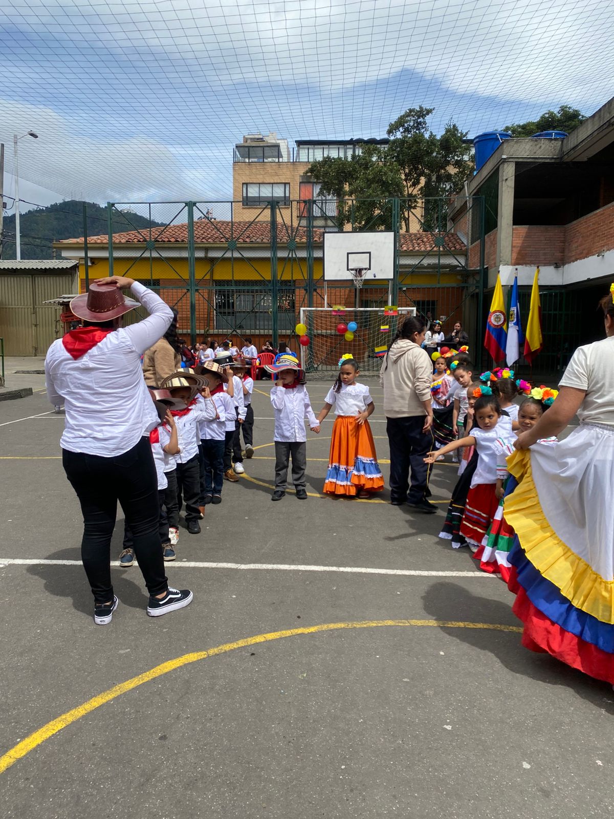 Estudiantes en celebración